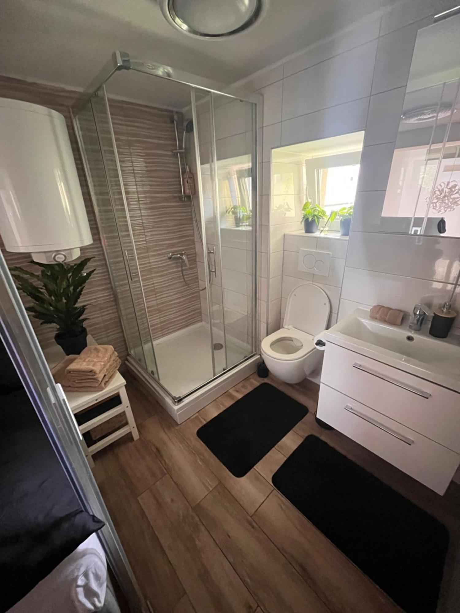 Lilan Apartment Maribor Bagian luar foto
