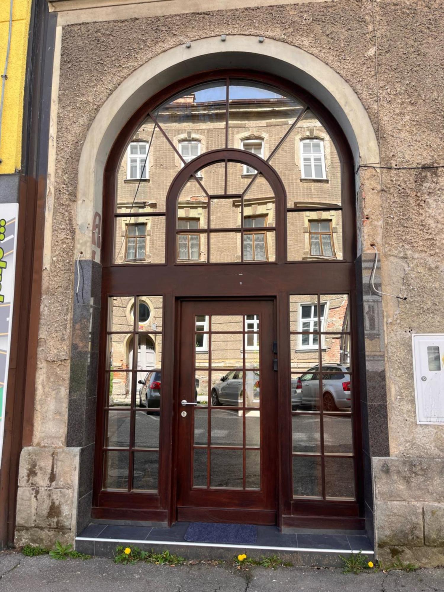 Lilan Apartment Maribor Bagian luar foto