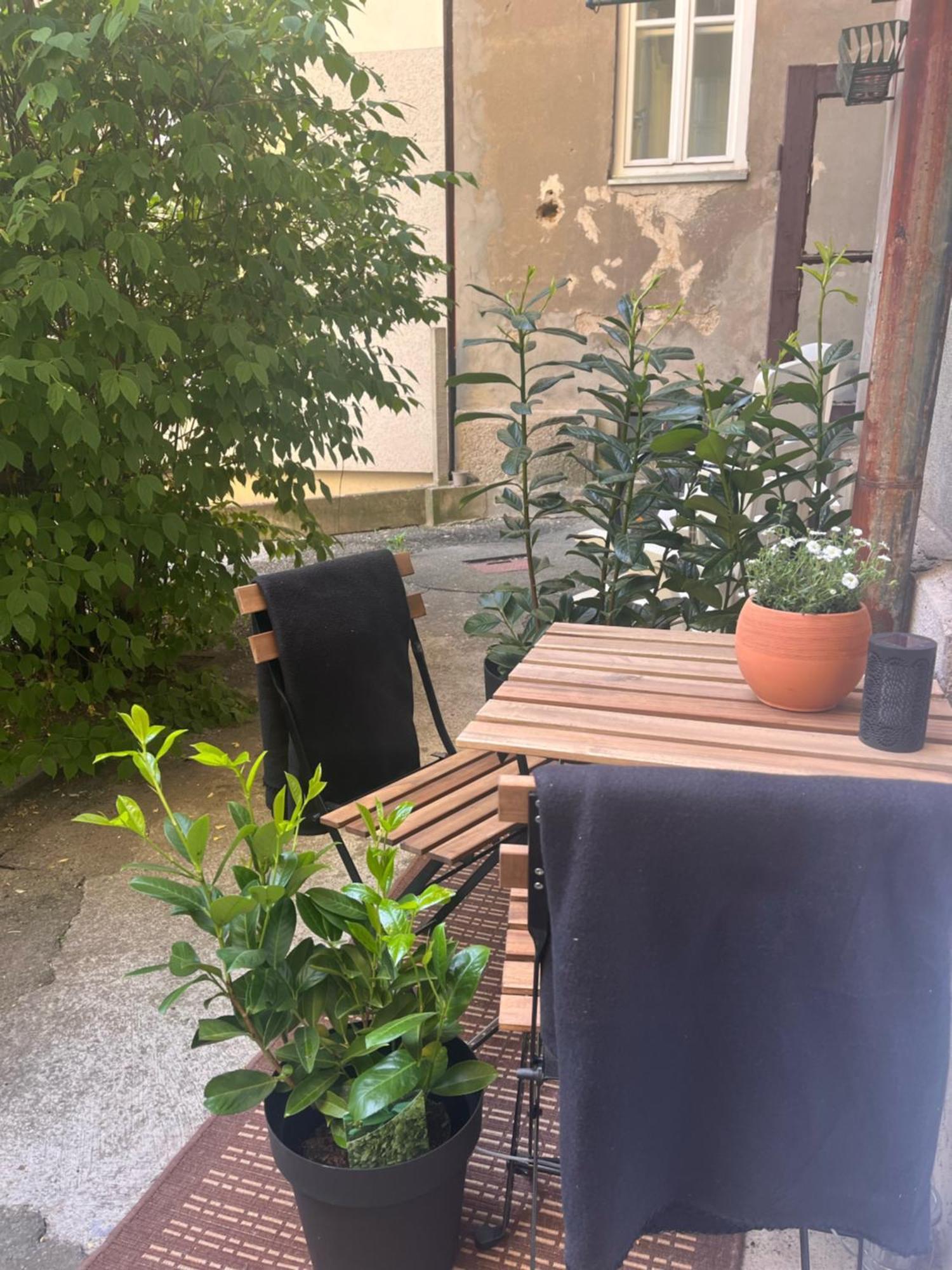 Lilan Apartment Maribor Bagian luar foto